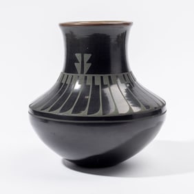 Erik Fender (Than Tside'h) San Ildefonso Vase