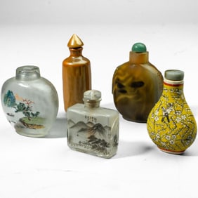 5 Chinese Porcelain & Glass Snuff Bottles