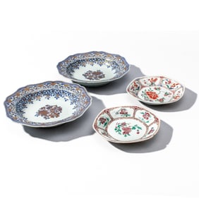 Pair Chinese Blue & Gilt Dishes & Two Famille Rose Porcelain Dishes
