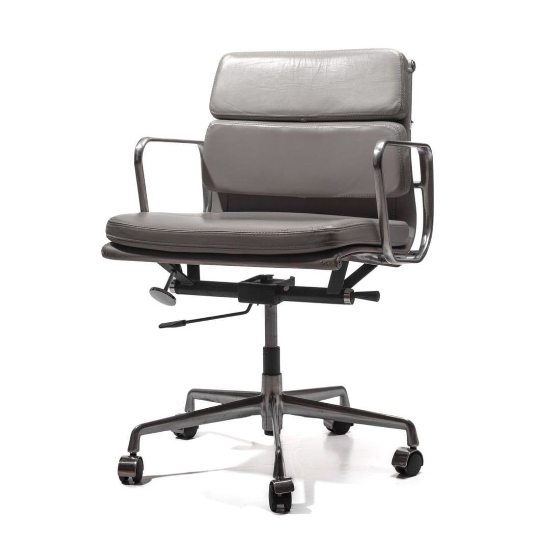 Eames Soft Pad Aluminum Group Desk Chair (1 of 7)
