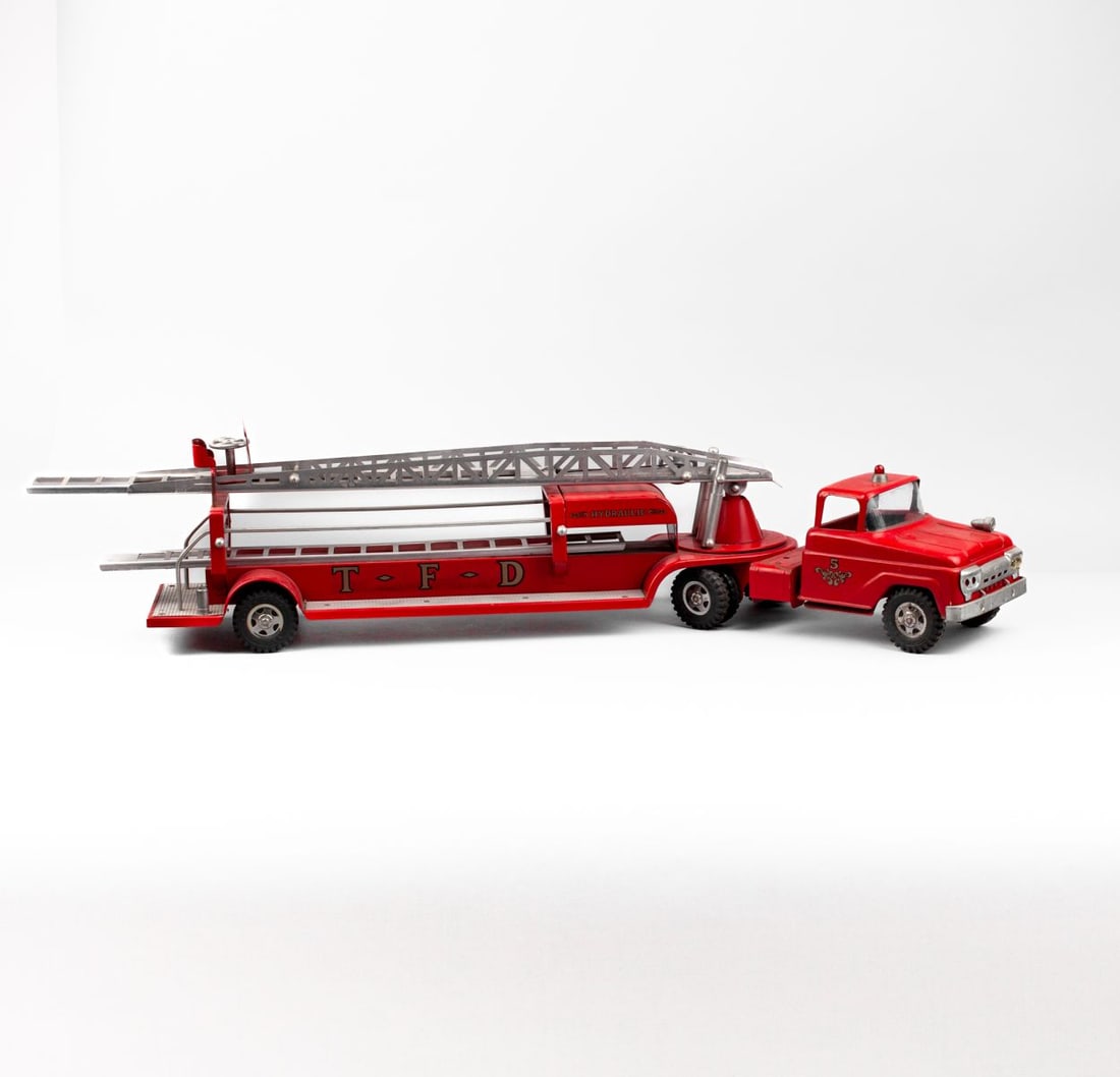Vintage Tonka Aerial Ladder Fire Truck No.5 Toy (1 of 11)