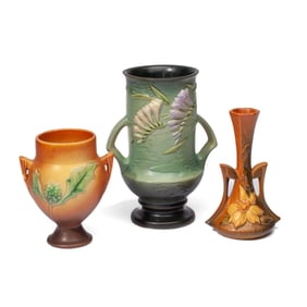 Collection Roseville Pottery Vases / Freesia