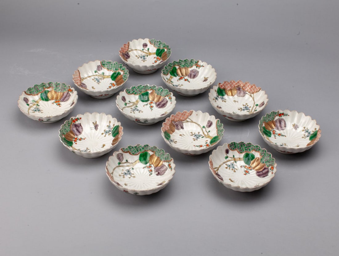 11 Japanese Imari Porcelain Scalloped Bowls (1 of 4)