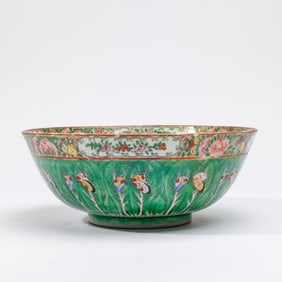 CHINESE EXPORT PORCELAIN CABBAGE LEAF SERVING BOWL