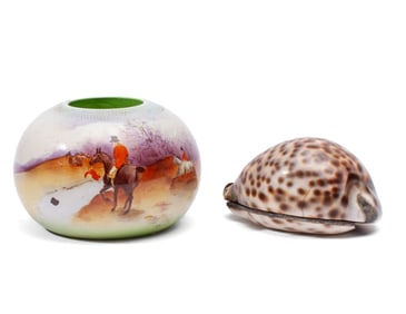 Georgian Cowrie Shell Snuff Box / Match Strike