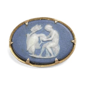 Wedgwood Jasperware & 10K Yellow Gold Brooch