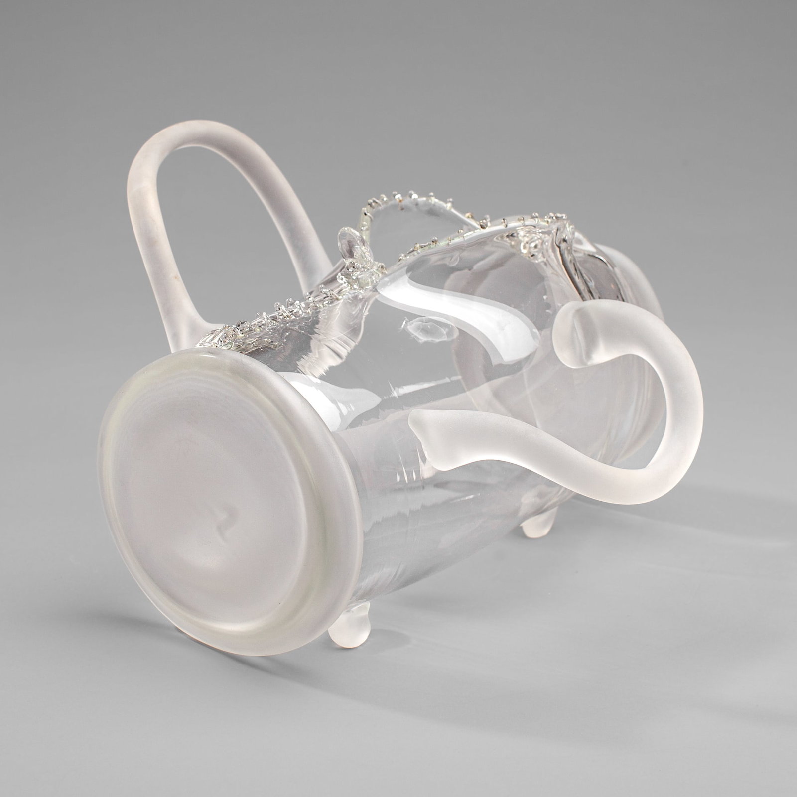 Scott Darlington (WA) Sculpted Glass Handbag: Scott Darlington (Washington) Sculpted Glass Handbag. Unsigned. Measures 7x11x10". Excellent condition. Collection of Marge Levy (1943-2025), former director of the Pilchuck Glass School.