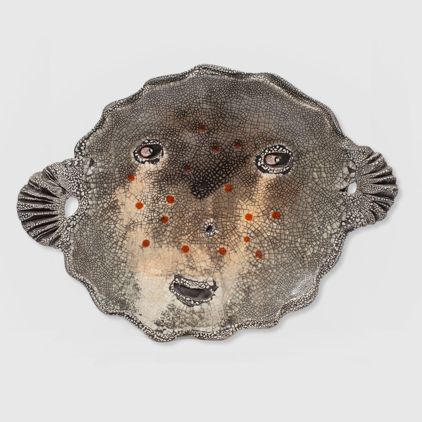 Andy Nasisse Gray Face Tray, 2006: Andy Nasisse (Georgia) Gray Face Tray, 2006. Signed and dated on base. Measures 19x14x3". Excellent condition. Collection of Marge Levy (1943-2025), former director of the Pilchuck Glass School.