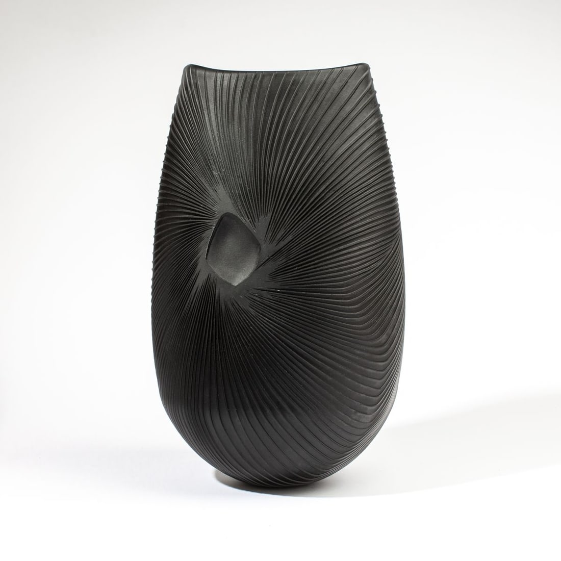 Armelle Bouchet O'Neill "Obscura" Art Glass Vase (1 of 3)