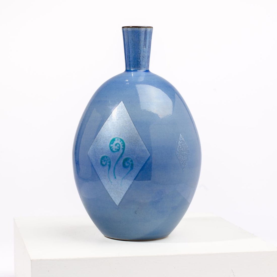 Japanese Kutani Porcelain Vase by Nakata Kazuo (1 of 4)