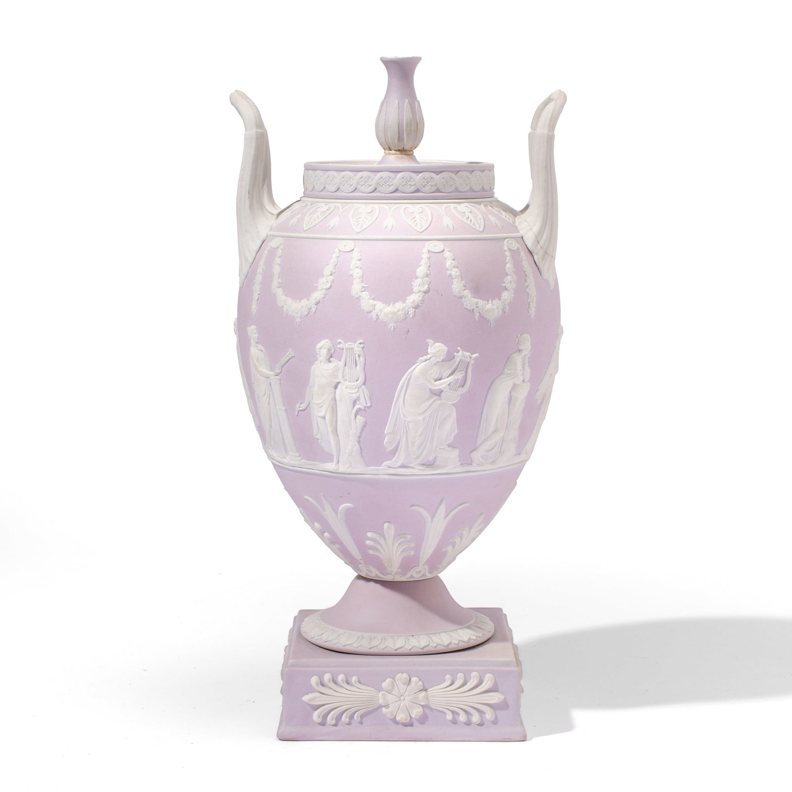 Wedgwood Lilac Dip "Muses" Presentation Vase (1 of 8)