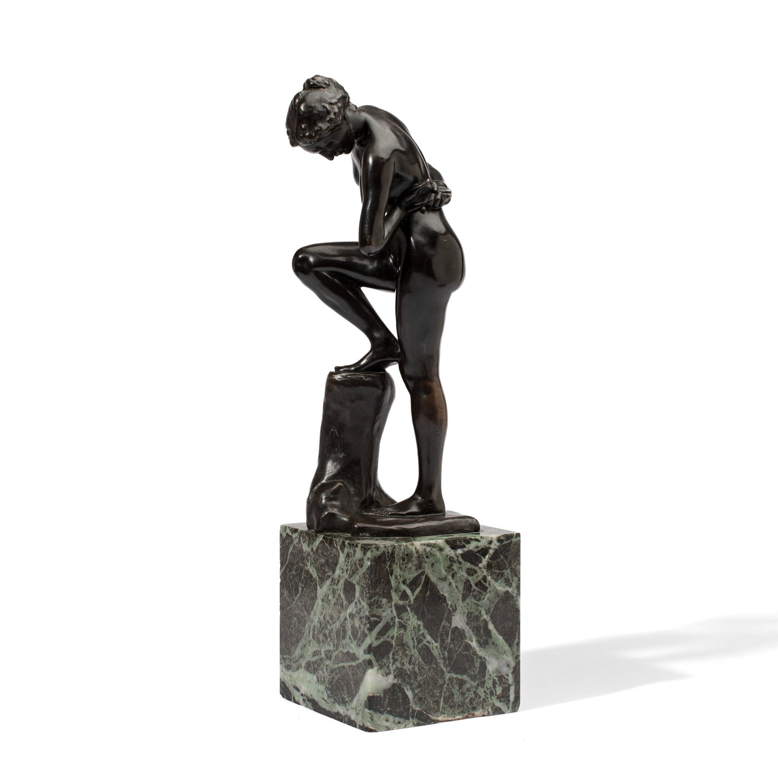 Max Klinger (1857-1920) Badende Bronze: Max Klinger (1857-1920). "Badende (A Bathing Woman Reflected in the Water)". MK artist's mark to stump along with "ART.GES.GLADENBECK=FRIEDRICHSHAGEN 10" to plinth backside. Head has been broken off a