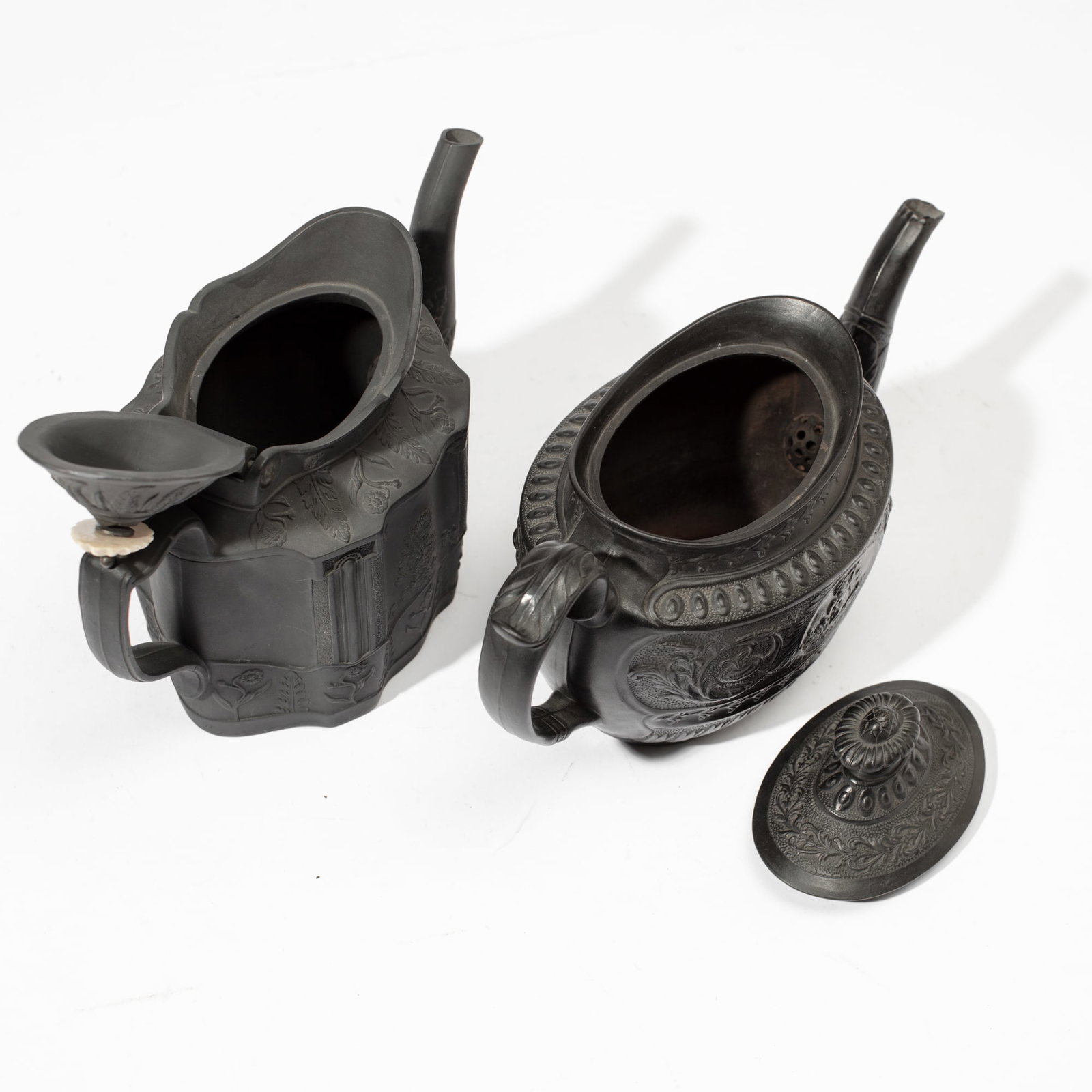 Two Black Basalt Teapots / American Eagle - 4