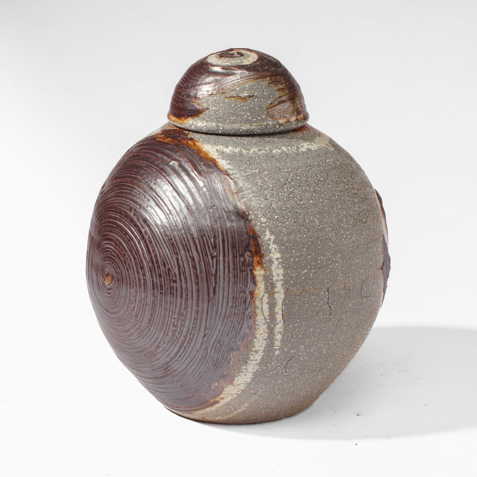 Mike Peck (WA) Studio Pottery Small Lidded Jar: Mike Peck (Washington) Studio Pottery Small Lidded Jar. Signed on base. Measures 9x8". Excellent condition.