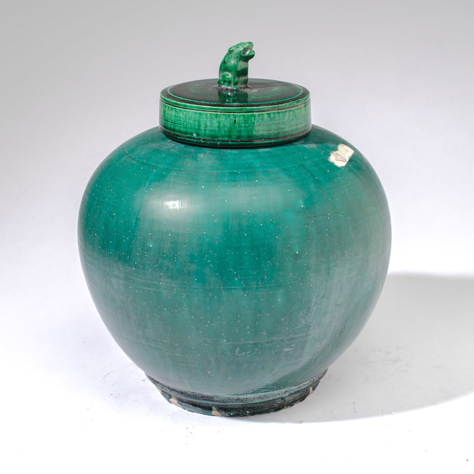 Chinese Apple Green Glaze Covered Jar (1 of 3)