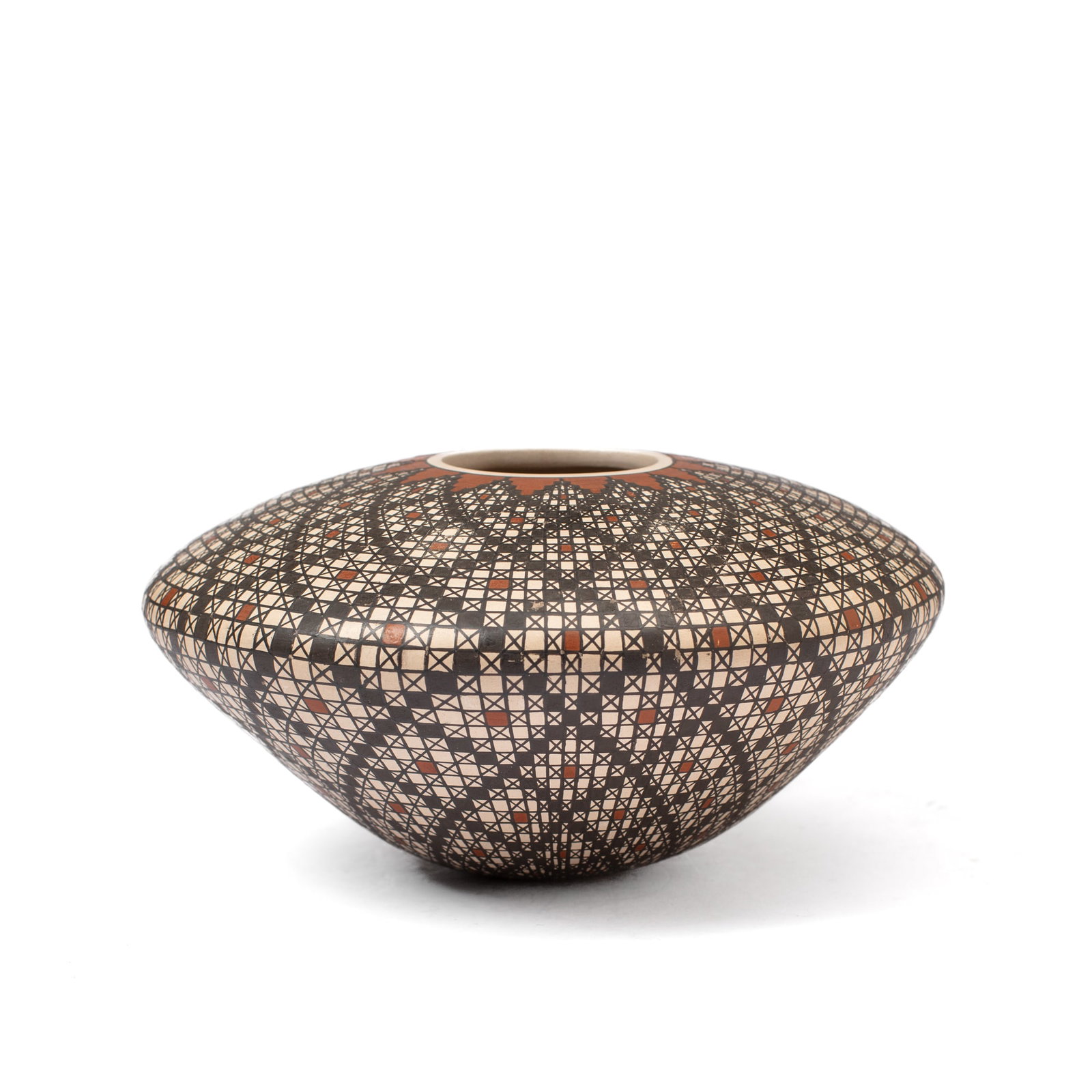 Chela Acosta Mata Ortiz Pottery Seed Pot: Mata Ortiz pottery seed pot in beige clay with fine-line geometric patterns radiating from mouth in pigments. Signed "Citata Acosta" to underside, probably referring to Chela Acosta. In very good