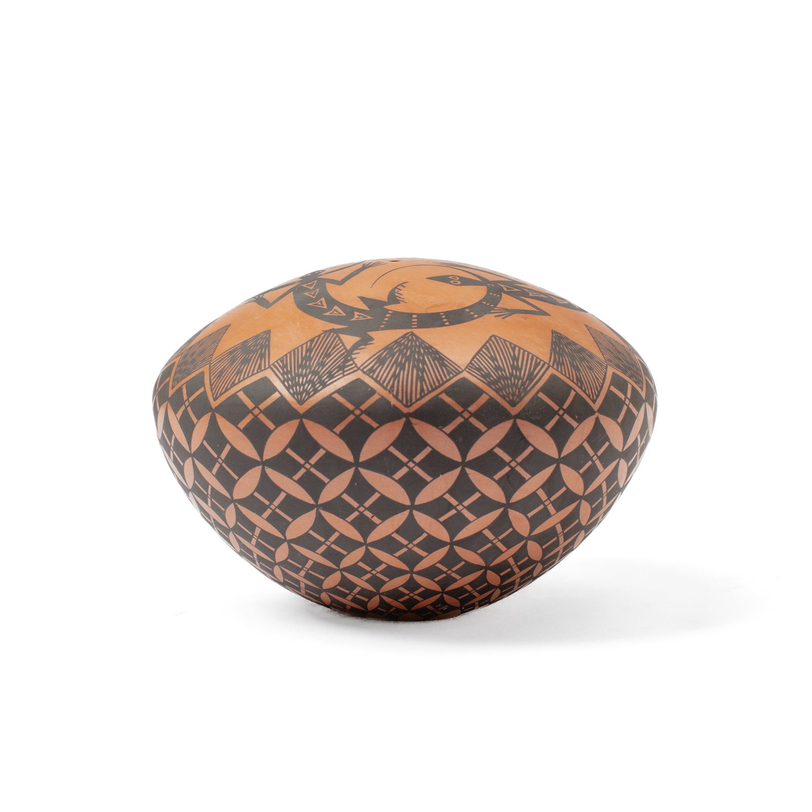 Barbara Cerno Acoma Pottery Seed Pot: Barbara Cerno (b. 1951) seed pot in tan clay having geometric pattern radiating from base leading to geckos at top. Painted signature to underside. Some very slight surface wear; in very good overall