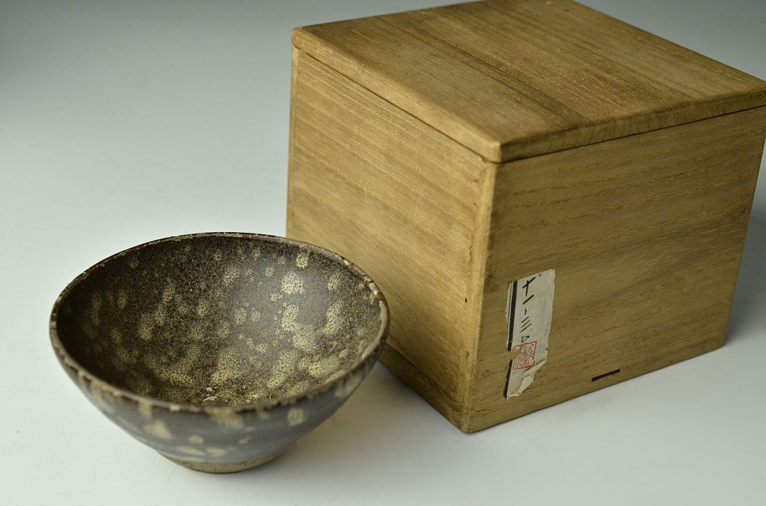 Song Dynasty Jizhou TORTOISESHELL Glazed Bowl: 1Please see the photos for item sizes./Provenance / Japanese Gentlman Collector/Settlement is bank transfer, PAYPAL, VISA, AMEX(VISA, AMEX fee 2.5% addition)./Shipment will be delivered safely and pro