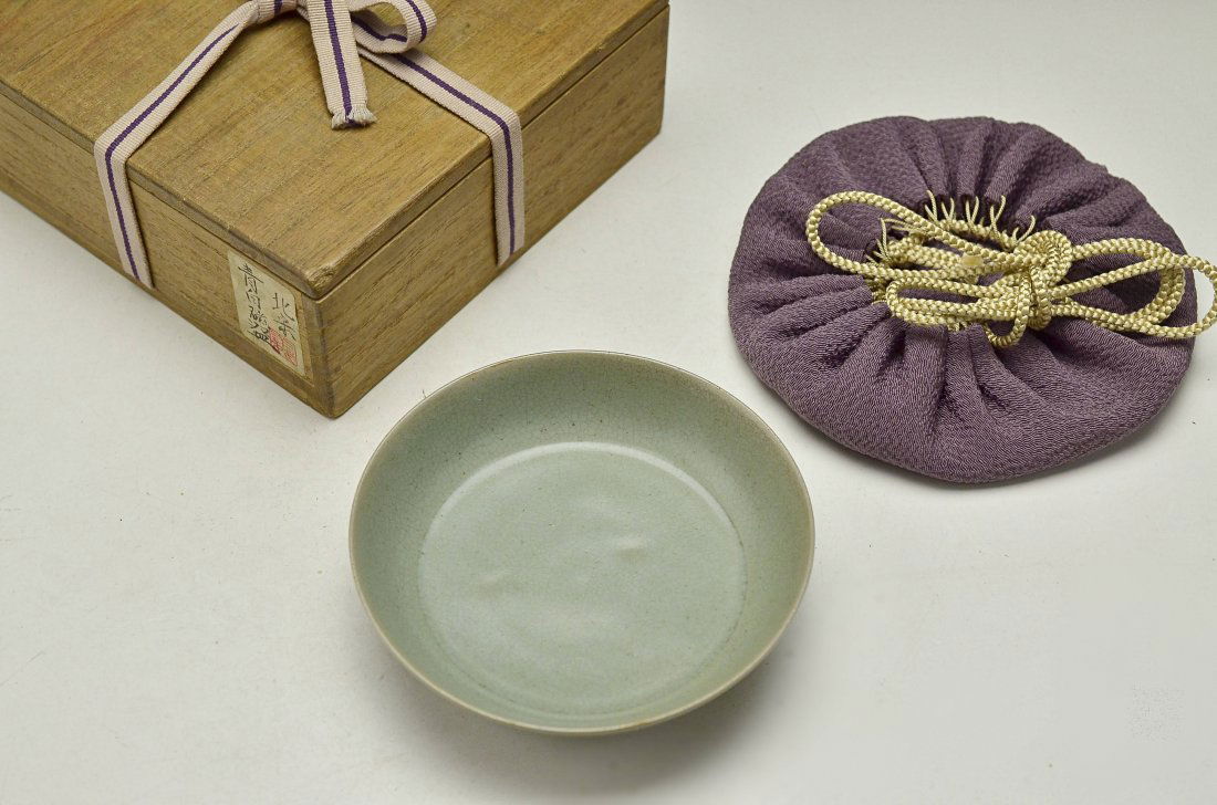 Celadon Glazed Ruyao Dish: Please see the photos for item sizes./Provenance / Japanese Gentlman Collector/////Settlement is bank transfer, PAYPAL, VISA, AMEX(VISA, AMEX fee 2.5% addition)./Shipment will be delivered safely and