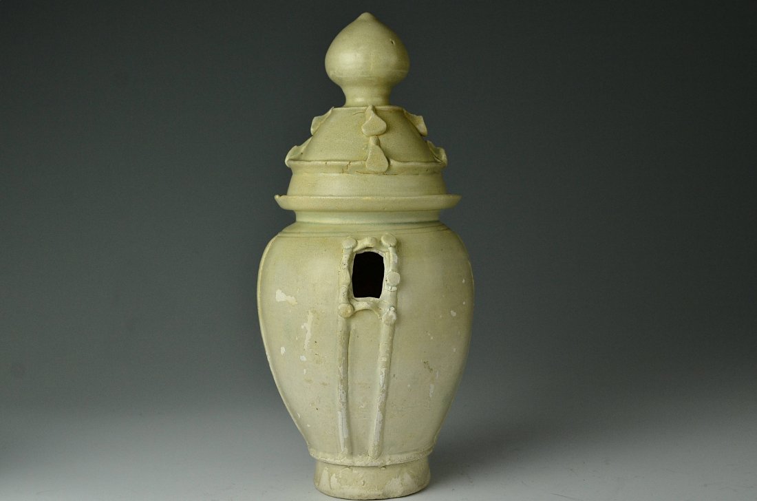 Song Dynasty,Jingdezhen White Glazed Granary: Please see the photos for item sizes.//////Provenance / Japanese Gentlman Collector/////Settlement is bank transfer, PAYPAL, VISA, AMEX(VISA, AMEX fee 2.5% addition).///////Shipment will be delivered