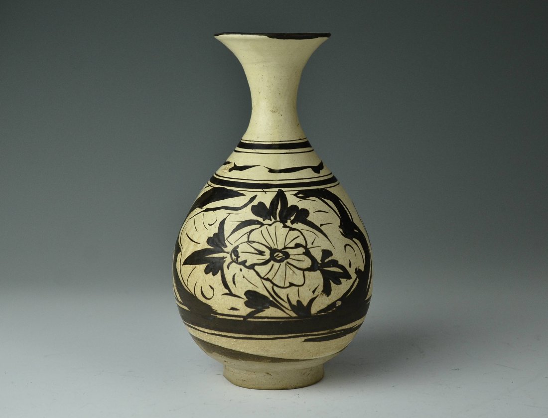 A Cizhou Pottery Vase Painted With Flowers,Son Dynasty.: Please see the photos for item sizes.//////Provenance:Japanese Gentlman Collector/////Settlement is bank transfer, PAYPAL, VISA, AMEX(VISA, AMEX fee 2.5% addition).///////Shipment will be delivered sa