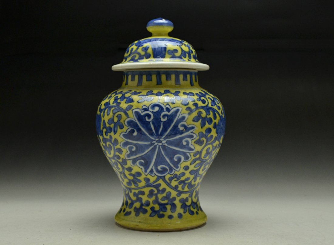 A Yellow Glazed Vase with Lid, Qing Dynasty: Please see the photos for item sizes.//////Provenance:Japanese Gentlman Collector/////Settlement is bank transfer, PAYPAL, VISA, AMEX(VISA, AMEX fee 2.5% addition).///////Shipment will be delivered sa