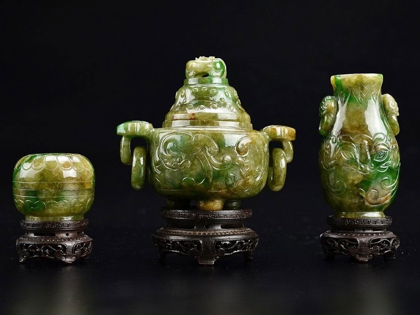 Three Jadeite Archaistic Set. Vase, Sencer, Round Box: Three Jadeite Archaistic Set . Vase, Sencer, Round Box and Cover./////Please see the photos for item sizes.//////Provenance:Japanese Gentlman Collector/////Settlement is bank transfer, PAYPAL, VISA, A