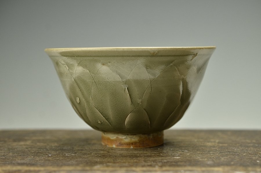 A Yaozhou greenware Bowl with lotus deco. Song Dynasty: A Yaozhou greenware Bowl with lotus decoration,Northern Song Dynasty(AD960-1127) __Please see the photos for item sizes.＿/Provenance : Japanese Gentlman Collector＿/Settlement is bank tra