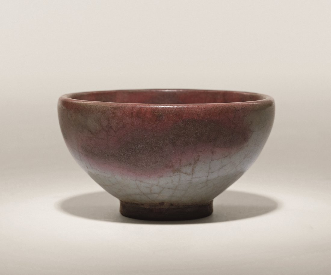A JUNYAO BOWL: A JUNYAO BOWL 鈞窯窯變小碗 ◆size:D8.5cm 備註：錦布盒 PROVENANCE：Japanease Collector AUCTION Catalog:https://book.yu