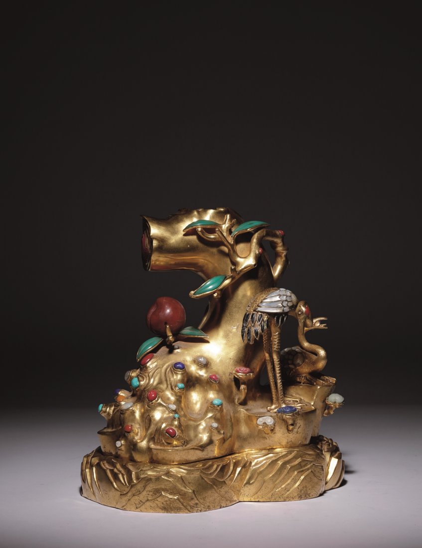 A GILT BRONZE CENSER-QING: A GILT BRONZE CENSER-QING 清銅鎏金觀壽香薰 ◆size:W25cm H28cm PROVENANCE：Japanease Collector AUCTION Catalog:https://book.yunzhan365.com/boo