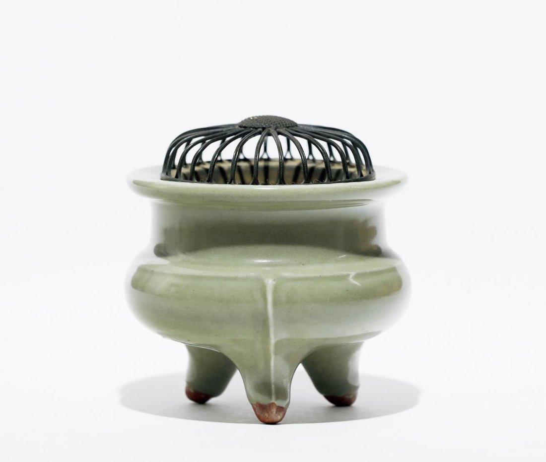 Ming celadon censer: SizeD11cm H11cmâ˜…WEB Catalogï¼šhttps://book.yunzhan365.com/bookcase/jvtek/index.html