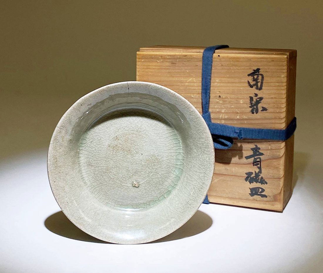 Song , Celadon Plate: å‚™è¨»ï¼šèˆŠæœ¨ç›’ã€ç®±æ›¸,SizeD13cmâ˜…WEB Catalogï¼šhttps://book.yunzhan365.com/bookcase/jvtek/index.html