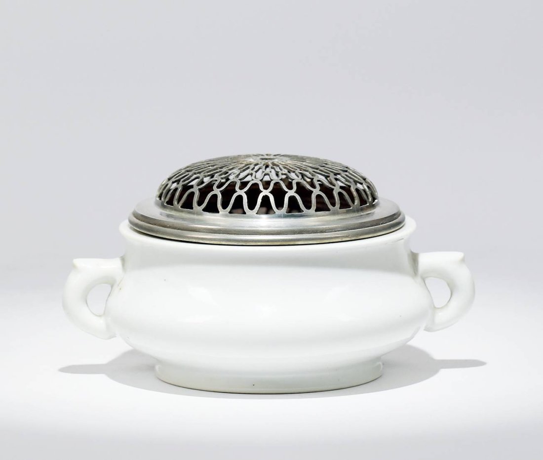 Dehua kiln Censer: SizeW16cmâ˜…WEB Catalogï¼šhttps://book.yunzhan365.com/bookcase/jvtek/index.html