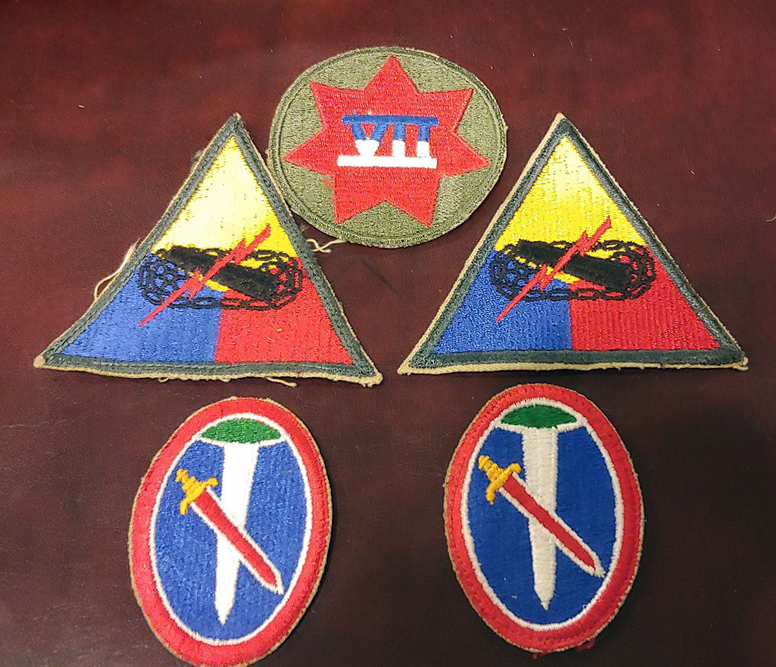 D-Day WW2 WWii World War Two 7th Corps Patches Insignia: Five world war two, ww2, wwii, embroidered uniform patches, insignia. Five patches... five dollars opening bid. Due to the small and light weight nature of this item the high bidder can elect to have