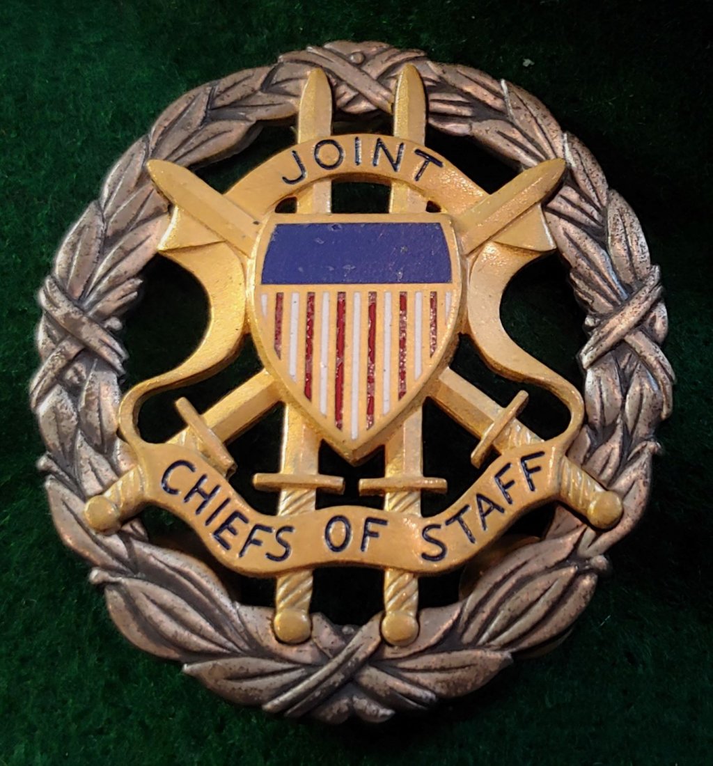 World War 2 Joint Chiefs of staff Badge: ww2 era JOINT CHIEFS OF STAFF BADGE, STERLING SILVER WREATH AND VERY EARLY N S MEYER HALLMARK IN PRISTINE ORIGINAL CONDITION, TRIPLE CLUTCH BACK. A RARITY OF A BADGE. N S MEYER HAS BEEN OUT OF BUSINES