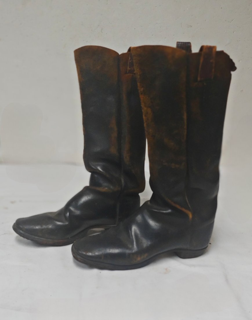 Civil War Boots 2: Handsome CW Boots. Overall VG save for a tear and l loss of leather on the top back of the left boot. I will let you patch this. Pegged soles. Nice lines. The real deal. Materials, Packing, and UPS Sh