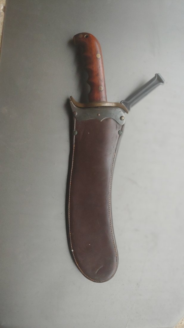 1914 Dated SpringfieldUS Army Medical Dept Bolo Knife: Designed for use by U. S. Army combat Medical personnel, these Hospital Corps Bolo Knives were made at the Springfield Arsenal in Springfield, Mass, between 1904 and 1914. These were hearty, heavy kni