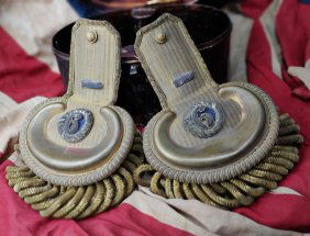 Cased Civil War officers epaulettes 6th Infantry