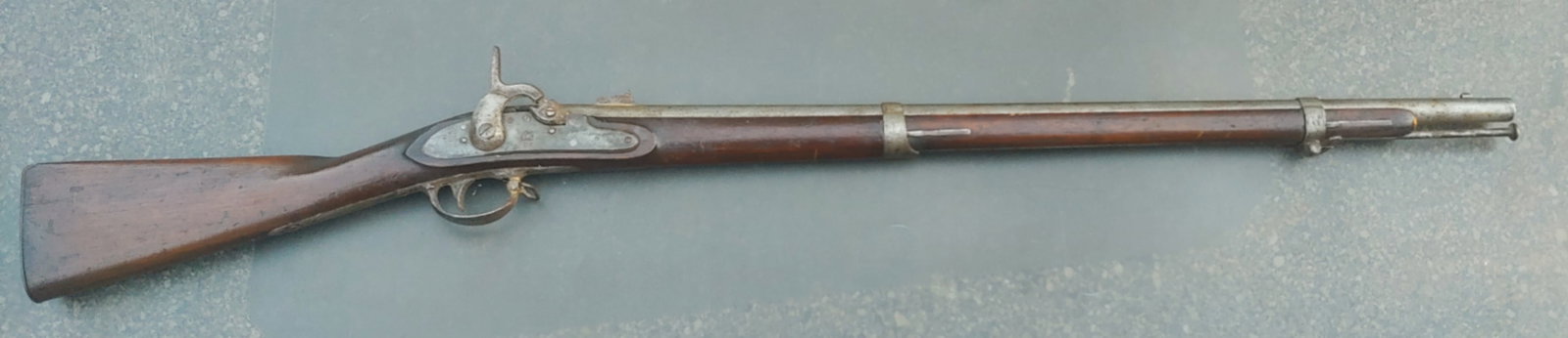 Confederate musketoon created from 1816 conversion musket: This is an interesting alteration . It started life as a conversion of an 1816 musket and was shortened into the current configuration for its last bit of service . The Stock and Barrel were shortened