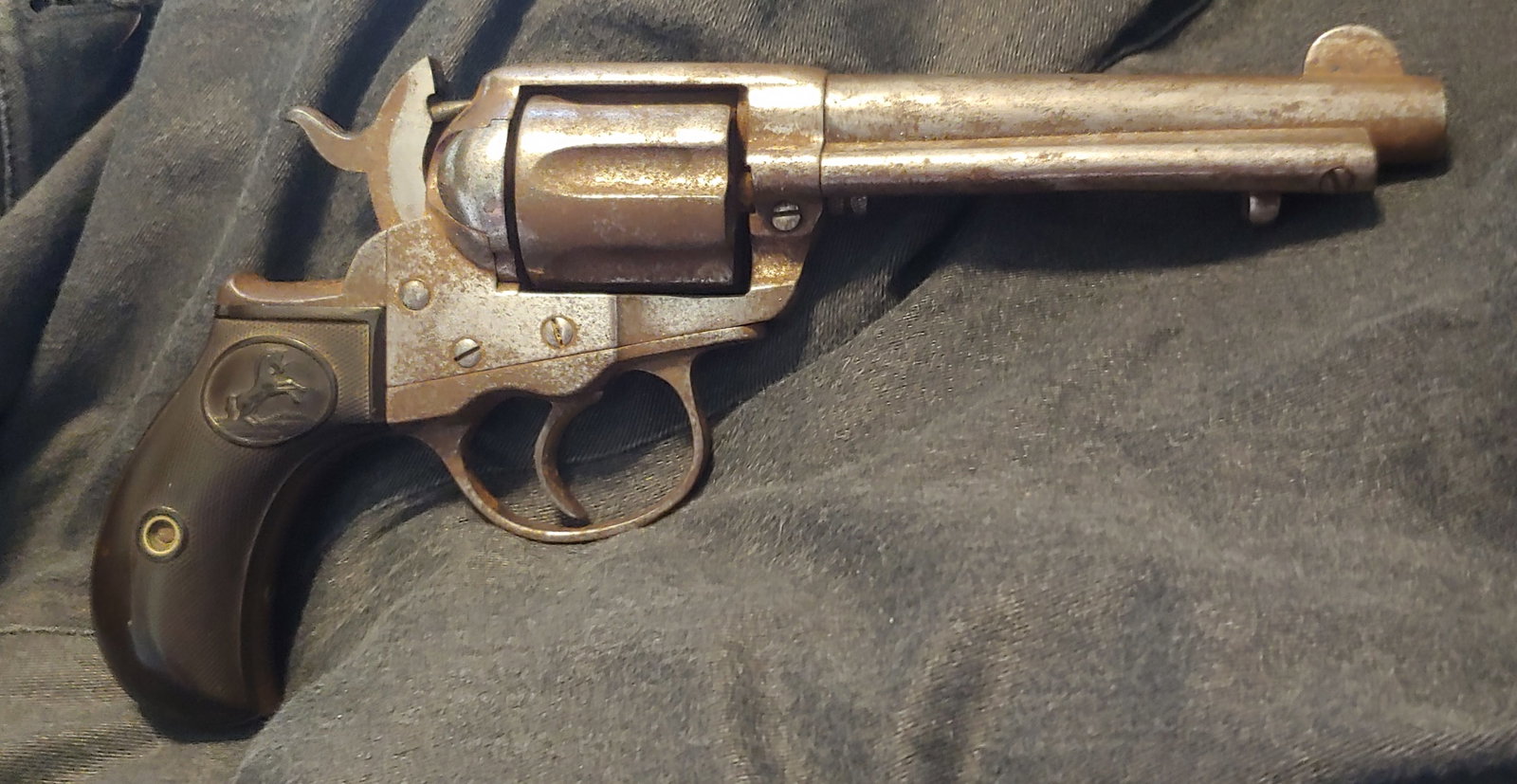 Antique Colt Thunderer .41 Caliber 1877 revolver a real cowboy six shooter: 100% complete and original but does not function mechanically . This is a true antique from the days of the Wild West serial number shows it was produced in 1895. Vestiges of nickel plate are mixed wi