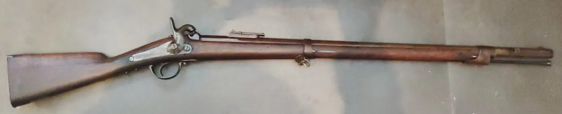 French Model 1859 Chasseur de Vincennes rifle: French Model 1859 Chasseur de Vincennes rifle imported by the US for use in the Civil War. 71 caliber. 20,938 “Chasseur de Vincennes” Rifles were sold to the US Ordnance Department. These rifl