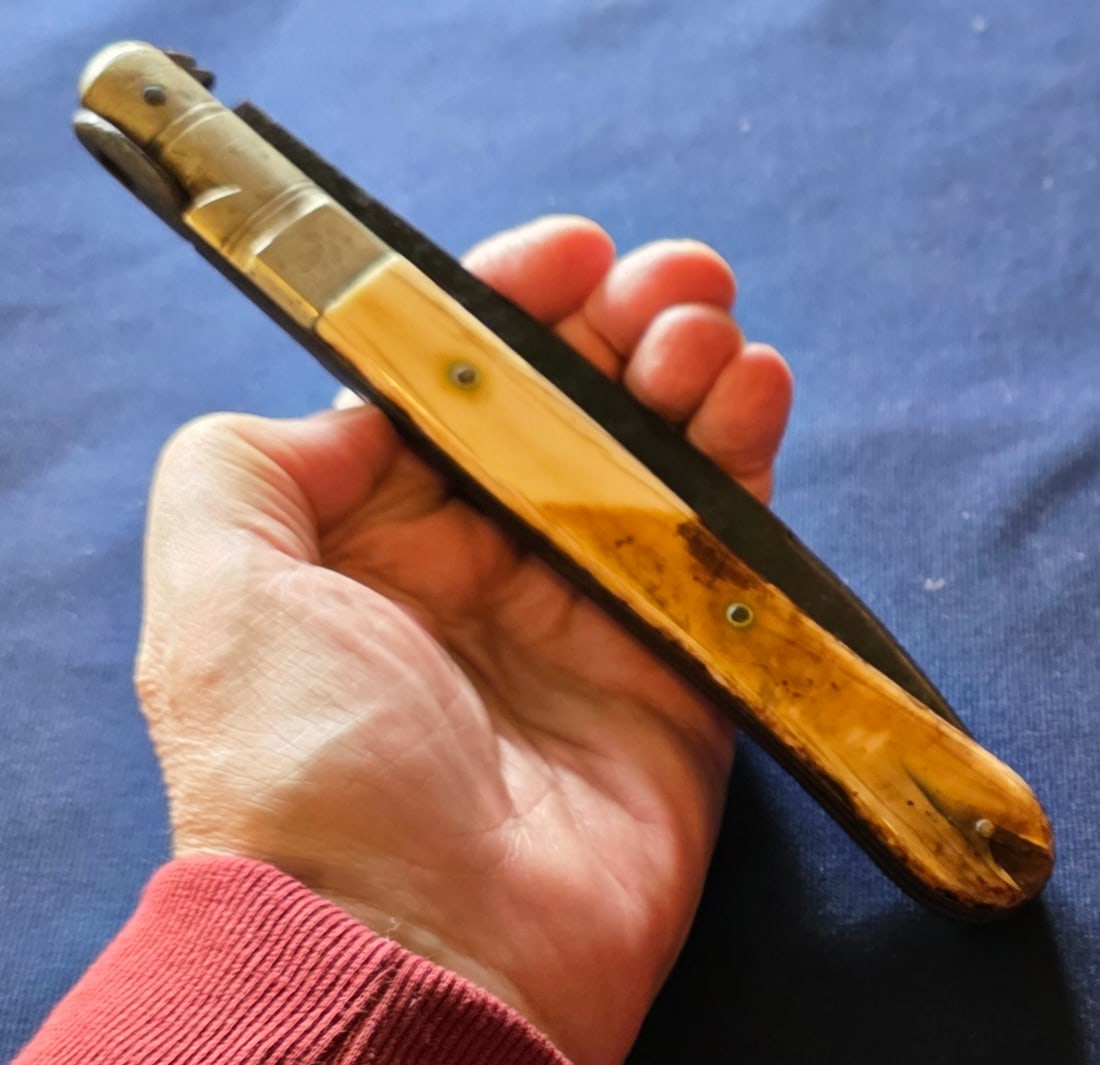 Mammoth 1830s folding Bowie knife (1 of 5)