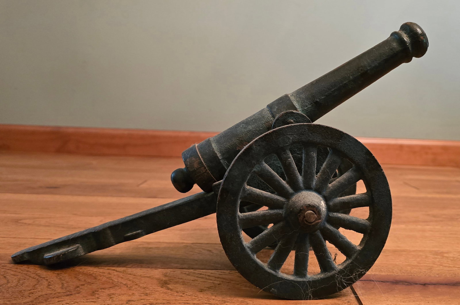 Cast Metal Antique 15" Model of Muzzle Loading Cannon (1 of 9)