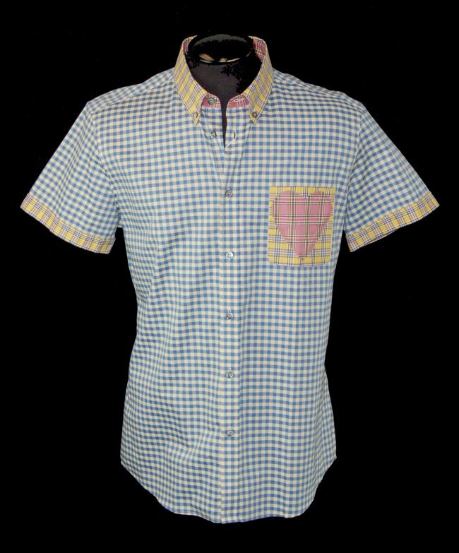MOSCHINO Men's Short Sleeve Shirt-Size 42 M/L-$495.00: Men's Designer MOSCHINO Short Sleeve Button Down Shirt 100% Cotton Beautiful Soft Fabric Tag Size: 42 EU - M/L - measurements available upon request Condition: New With Tags Retail: $495.00