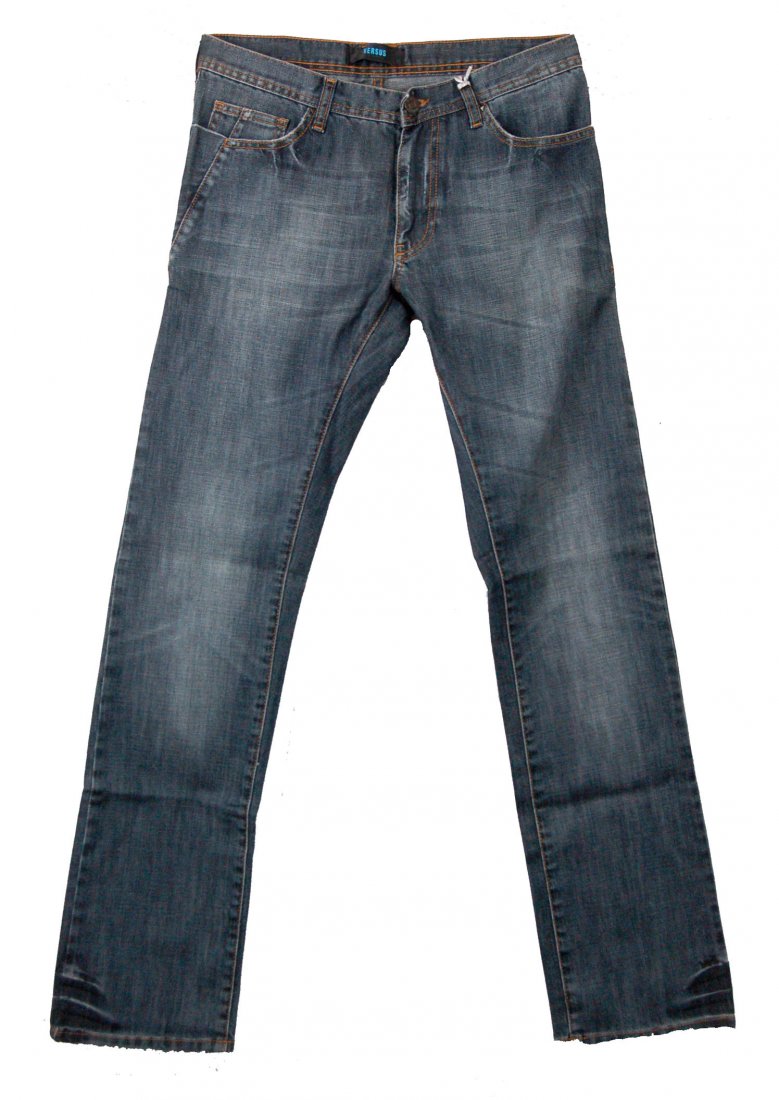 VERSACE Men's Designer Jeans-Tag Size 3 -$575.00: Men's Designer VERSACE Jeans-Current Style and Design -Made in Italy-Tag Size: 32 - measurements available upon request-Condition: New With Tags-Retail: $575.00