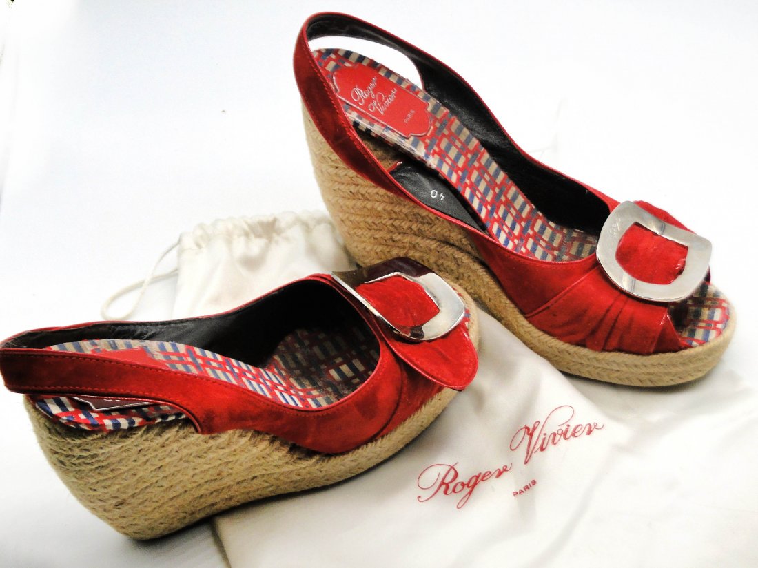 Roger Vivier Paris Cordella Women's Shoes 9 $475.00: Roger Vivier Paris Cordella Women's Shoes-Size 9 (European sz 40)-Color: Red-Heel Size Approx: 4-1/2 inches-Condition Good (Authentic Pre-owned)-Comes with Roger Vivier dust bag-Compare at $475.00