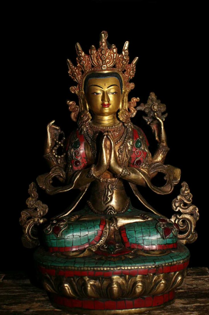 Exquisite bronze gilt Tibetan Buddha statue (1 of 9)