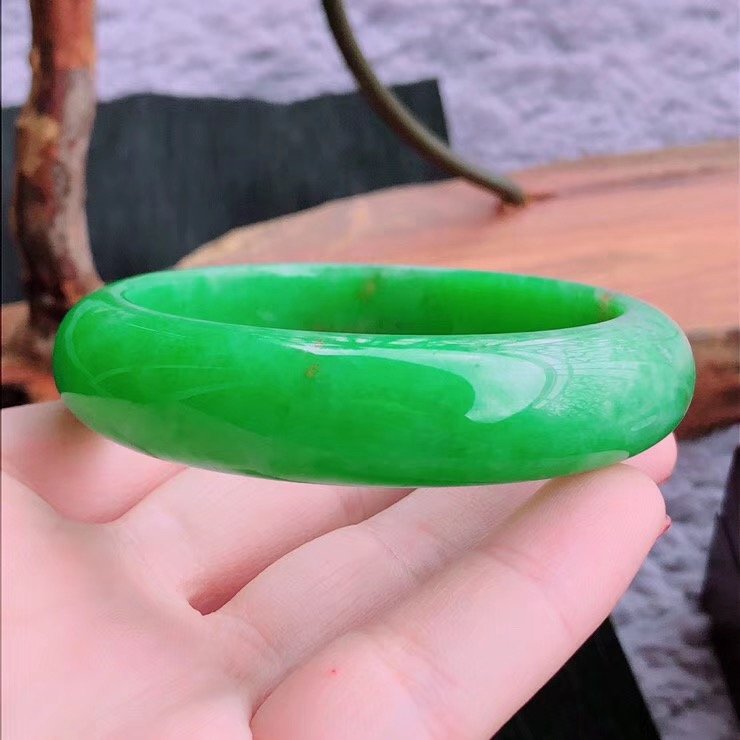 Natural jadeite jade bangle bracelet (1 of 7)