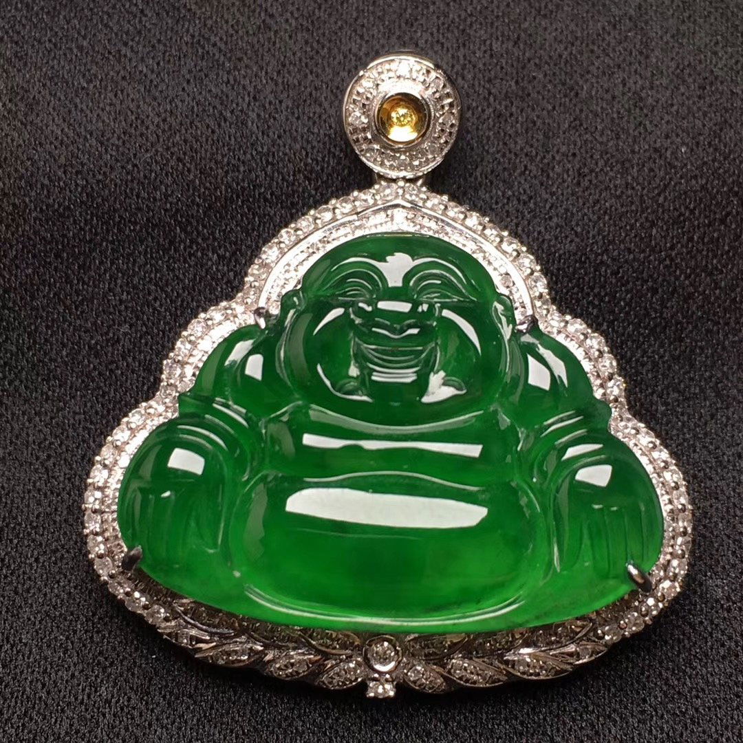 Exquisite natural jadeite jade pendant (1 of 6)