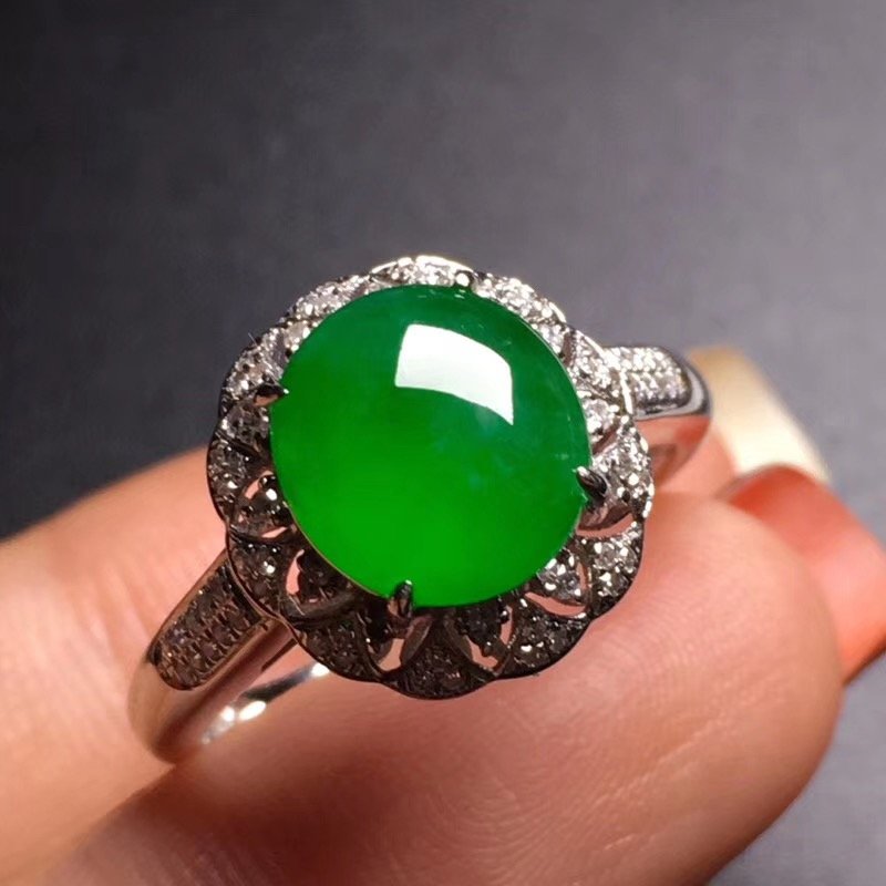 Exquisite natural jadeite jade ring (1 of 7)